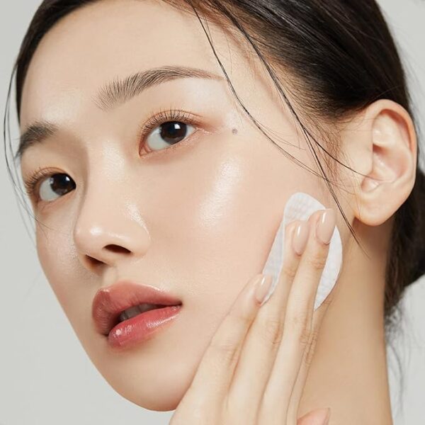 Medicube Zero Pore Pads Mild 2.0 (70 Pads) - Gentle Calming Toner Pads for Exfoliation, Minimizing Pores, and Blackhead Removal with PHA - Ideal for All Skin Types - Korean Skin Care - Image 2